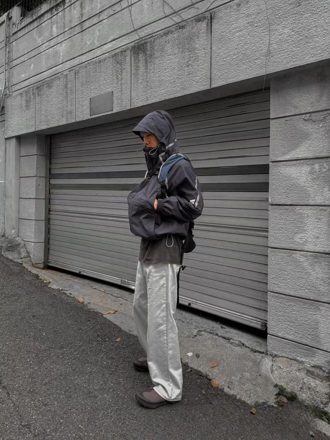 ng28南宫相信品牌力量本来丁禹兮蒋奇明也拿冲锋衣当“班服”？(图25)
